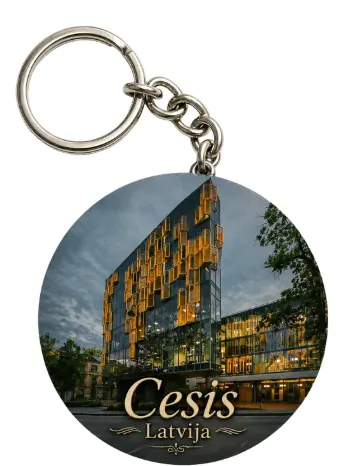Divslāņu koka atslēgu piekariņš “Cēsis”