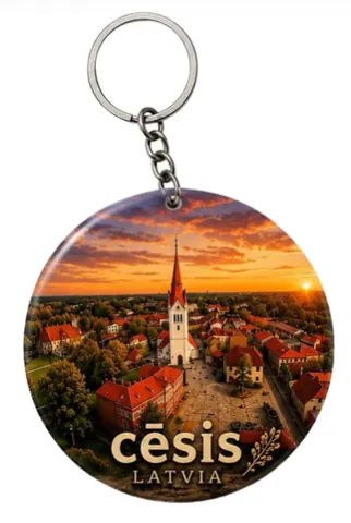 Divslāņu koka atslēgu piekariņš “Cēsis”