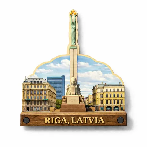 Divslāņu koka magnēts “Rīga”