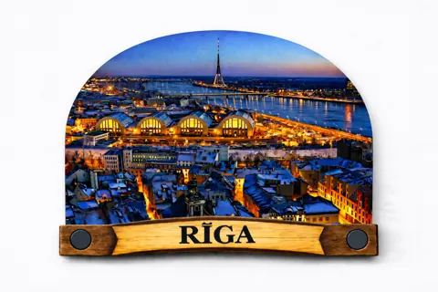 Divslāņu koka magnēts “Rīga”