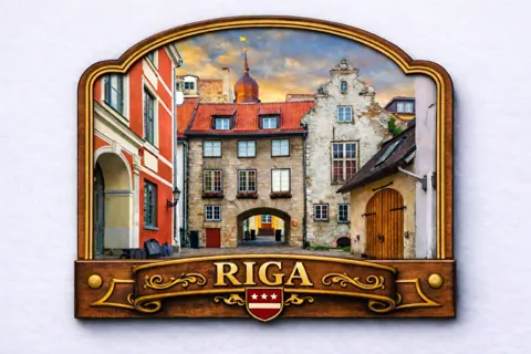 Divslāņu koka magnēts “Rīga”
