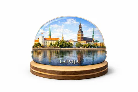 Koka suvenīrs uz statīva “Rīga”