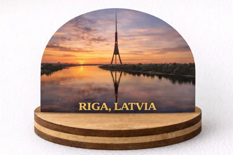 Koka suvenīrs uz statīva “Rīga”