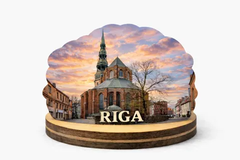 Koka suvenīrs uz statīva “Rīga”