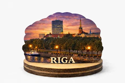 Koka suvenīrs uz statīva “Rīga”