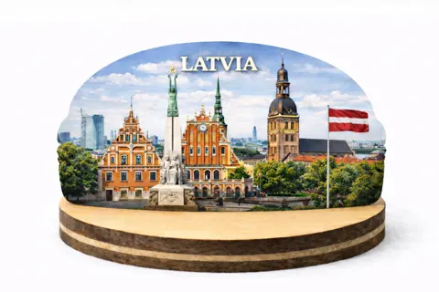 Koka suvenīrs uz statīva “Rīga”