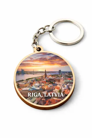Divslāņu koka atslēgu piekariņš “Rīga”